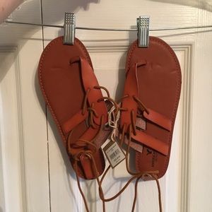 AMERICAN EAGLE OUTFITTERS SANDALS